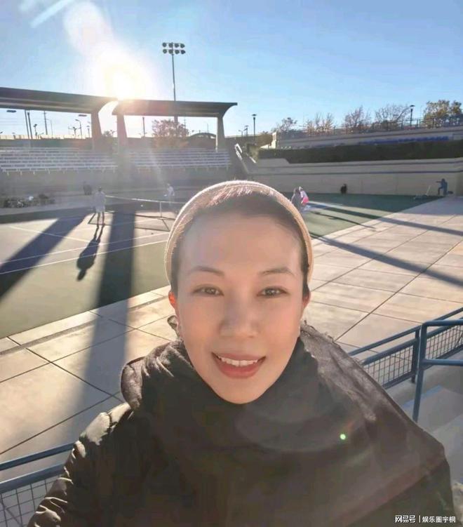 美国巡演撒狗粮夫妻相十足令人羡！尊龙凯时网萧敬腾林有慧形影不离