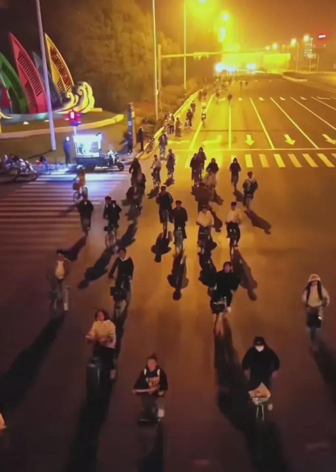 点对全国大学生免费开放央妈也来亲自宣传凯时尊龙人生就是博泼天富贵临到开封！景(图12)