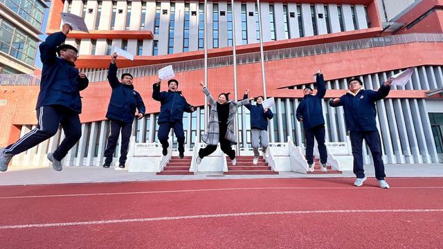 慧锦囊——专访教师赵一鸣尊龙AG网站赵老师的智(图5)