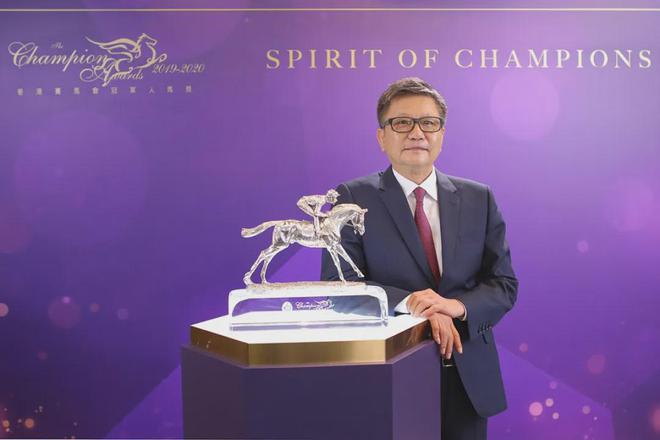 戴眼罩夺魁家族曾养香港马王尊龙凯时APP王经纬赛驹(图4)